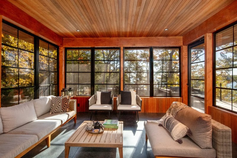 Muskoka-Island-Cottage-Interior-Muskoka-Room-Normerica